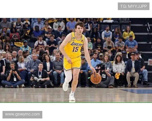 里夫斯精彩顺下抛投成功打成21湖人队进一步拉开比分优势